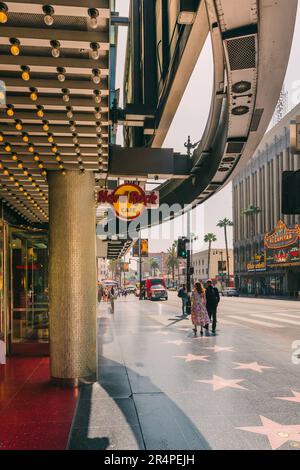 Hollywood, Kalifornien, USA - 26. April 2023. Hard Rock Cafe am Hollywood Boulevard. Stockfoto