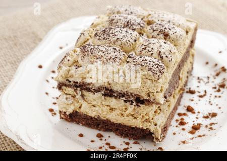 Teil des traditionellen italienischen Tiramisu Kuchen. Party-Dessert Stockfoto
