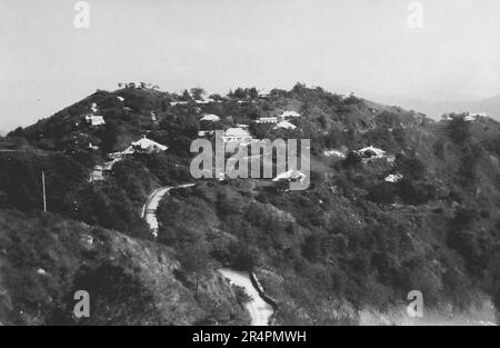 Südindien, dessen Teile heute als Pakistan bekannt sind: Officer’s Hill, Dagshai. C1917. Aus einer Serie, die aus dem ursprünglichen Schnappschuss des Ersten Weltkriegs in Indien, c1917-19, aufgenommen wurde. Die Originale waren kleine Fotos, die bei zu großer Vergrößerung schlecht aussehen könnten. Stockfoto