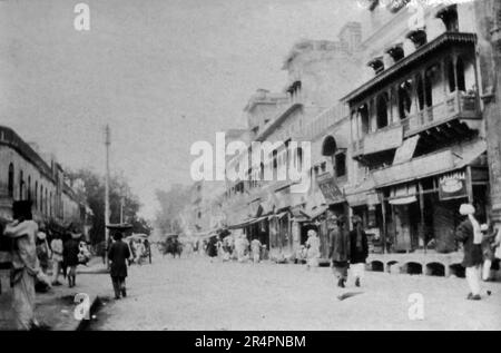 Südindien, von denen Teile heute als Pakistan bekannt sind: Anashali Bazaar, Lahore, c1918. Aus einer Serie, die aus dem ursprünglichen Schnappschuss des Ersten Weltkriegs in Indien, c1917-19, aufgenommen wurde. Die Originale waren kleine Fotos, die bei zu großer Vergrößerung schlecht aussehen könnten. Stockfoto