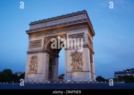 Der berühmte Triumphbogen am frühen Morgen, Paris, Frankreich. Stockfoto