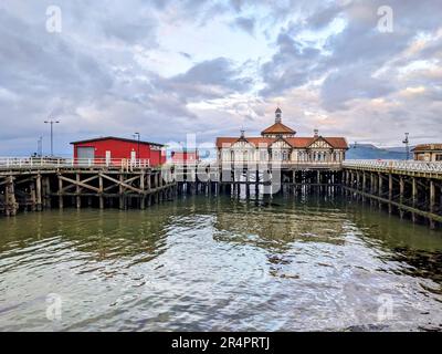 Gebäude am Victorian Pier in Dunoon, Schottland Stockfoto