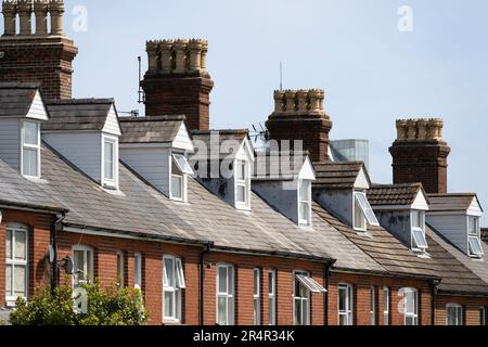 Viktorianische Terrassenhäuser auf der Worting Road, Basingstoke, Großbritannien. Konzept: Englischer Immobilienmarkt, Hypothekengeschäfte, Immobilienpreise, "Buy to let" Stockfoto