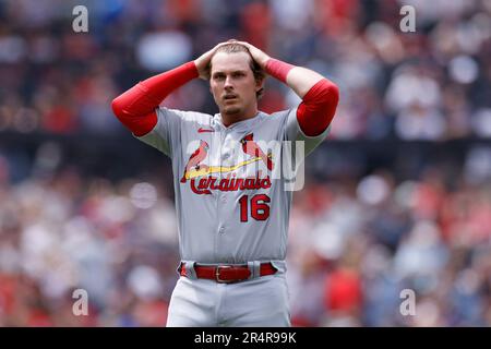 CLEVELAND, OH - 28. MAI: Der dritte Baseman Nolan Gorman (16) der St. Louis Cardinals reagiert am 28. Mai 2023 im Progressive Field in Cleveland gegen die Cleveland Guardians. (Joe Robbins/Image of Sport) Stockfoto