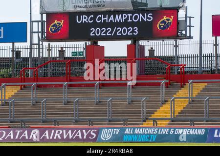 Limerick, Irland. 30. Mai 2023. Die große Leinwand während des Munster Rugby Homecoming im Thomond Park Stadium in Limerick, Irland, am 29. Mai 2023 (Foto: Andrew SURMA/Credit: SIPA USA/Alamy Live News Stockfoto