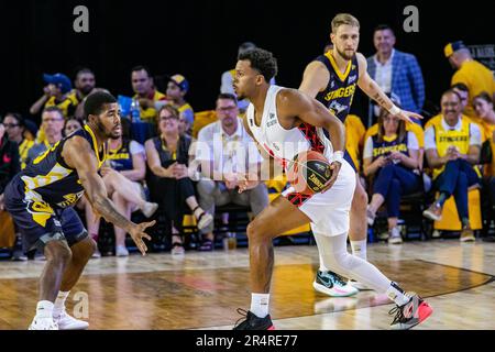 Edmonton, Kanada. 28. Mai 2023. Admon Gilder Jr von Calgary spielt während der Eröffnungssaison der Edmonton Stingers 2023 gegen den Calgary Surge. Calgary Surge 82 -81 Edmonton Stingers Credit: SOPA Images Limited/Alamy Live News Stockfoto