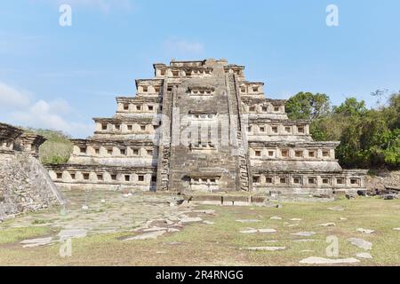 Die majestätischen Ruinen von El Tajin in Veracruz sind einige der kunstvollsten und einzigartigsten mesoamerikanischen Ruinen in Mexiko Stockfoto