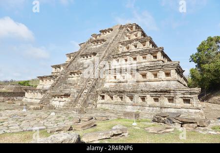 Die majestätischen Ruinen von El Tajin in Veracruz sind einige der kunstvollsten und einzigartigsten mesoamerikanischen Ruinen in Mexiko Stockfoto