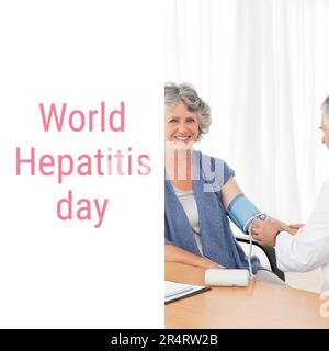 Zusammensetzung des World-Hepatitis-Day-Textes über einen Kaukasier-männlichen Arzt mit einer Patientin Stockfoto