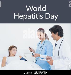 Zusammensetzung des World Hepatitis Day Text über die weisse Patientin und verschiedene Ärzte Stockfoto