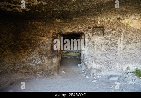 Vanis Kvabebi, eine antike Höhlenstadt in der Nähe und ähnlich wie Vardzia, Georgia Stockfoto