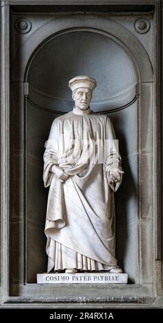 Statue von Cosimo de Medici Pater Patriae , dem Vater der Nation, an der Fassade der Uffizien Stockfoto