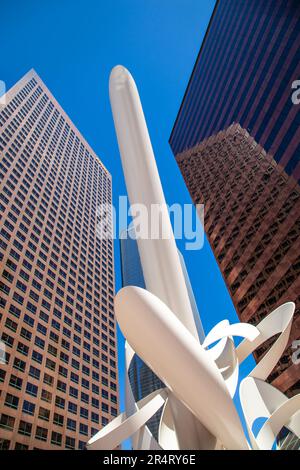 Los Angeles, USA - 27. Juni 2012: Perspektive des Wolkenkratzers in der Innenstadt von Los Angeles. Stockfoto