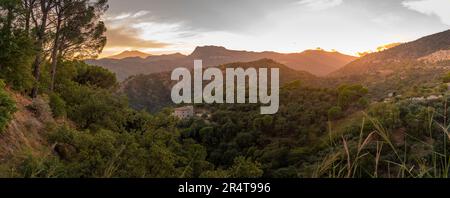 Blick auf den Ätna von Savoca bei Sonnenuntergang, Savoca, Messina, Sizilien, Italien, Europa Stockfoto