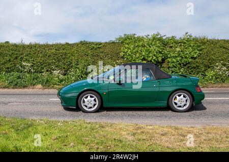 1992 90s Neunziger Green Lotus Elan SE Turbo Roadster 1588 ccm; auf der Capesthorne Hall Cheshire Classic Show, 2023 Stockfoto