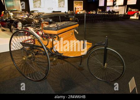 Die bisher größte britische Auktion seltener Mercedes-Benz-Autos, die schätzungsweise über 20million £ einbringen wird, wird dieses Wochenende in London unter dem Hammer landen. Verkauft £39.000 Stockfoto