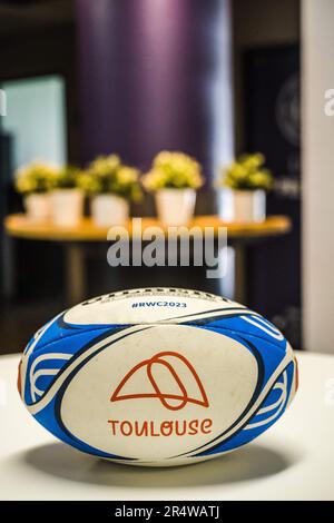 Toulouse, Frankreich. 30. Mai 2023. Pressekonferenz zur Rugby-Weltmeisterschaft 2023 mit Jean-Luc Moudenc, Bürgermeister von Toulouse, Veranstaltungen, die im Juni beginnen, um dieses große Ereignis zu feiern, sowie das Rugby-Dorf in Prairie des Filtres und die wichtigsten Veranstaltungen, die während des Wettbewerbs stattfinden werden. Frankreich, Toulouse am 20. Mai 2023. Foto: Patricia Huchot-Boissier/ABACAPRESS.COM Kredit: Abaca Press/Alamy Live News Stockfoto