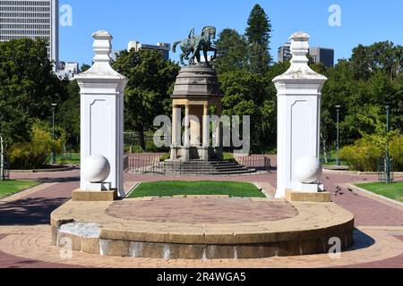 Kapstadt, Südafrika - 2. Februar 2023: Delville Wood Memorial im Garten der Firma in Kapstadt in Südafrika Stockfoto