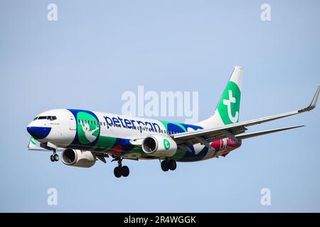 Barcelona, Spanien, 11. oktober 2018: PH-HSI, Transavia Airlines, Boeing 737-800, Flugzeuge nähern sich der Landebahn für eine Landung in Barcelona-El Prat Stockfoto