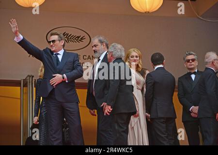 Schauspieler des Films „Rosalie“: Benoît Magimel, Gustave Kervern, Gast, Nadia Tereszkiewicz (Kleid von Dior), Guillaume Gouix, Benjamin Biolay „Indiana Jones and the Dial of Destiny“ Filmfestival Cannes, Screening 76. Filmfestival Cannes, 18. Mai 2023 Stockfoto