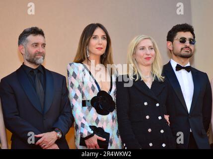 Schauspieler des Films „Club Zero“: Mathieu Demy, Elsa Zylberstein (Kleid von Giorgio Armani Privé), Jessica Hausner, Amir El-Masry „Club Zero“ Cannes Film Festival Screening 76. Cannes Film Festival 22. Mai 2023 Stockfoto