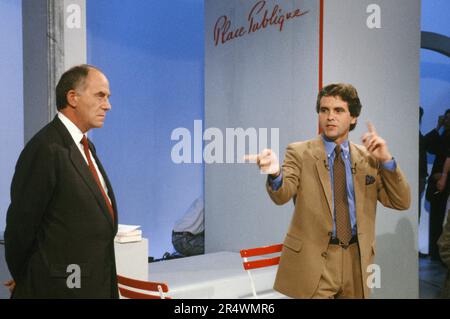 Hervé de Charette, französischer Politiker, Gast der Fernsehsendung "Place Publique", präsentiert von Claude Sérillon auf Antenne 2. Oktober 1989 Stockfoto