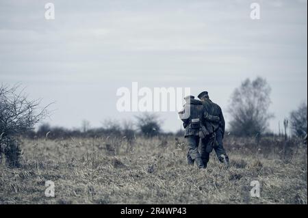 Im Westen nichts Neues All quiet on the Western Front Jahr : 2022 Deutschland UK USA Regie : Edward Berger Felix Kammerer, Albrecht Schuch Stockfoto