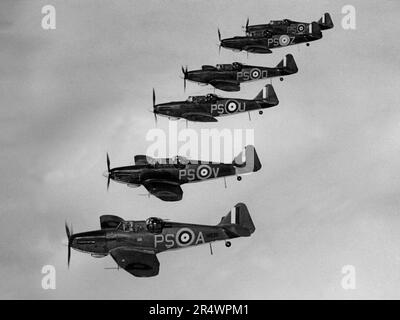 British Boulton Paul Defiant Kampfflugzeuge - 264. Geschwader, die zu Beginn des Zweiten Weltkriegs als schwere Kämpfer und Nachtkämpfer in der Royal Air Force (RAF) auftraten. August 1940 Stockfoto