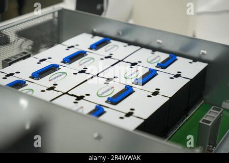 Taipeh, Taiwan. 30. Mai 2023. Ein Supermicro-Cluster auf der COMPUTEX 2023 in Taipei. Die COMPUTEX-Ausgabe 2023 findet vom 30. Mai bis zum 02. Juni 2023 statt und umfasst über 1.000 Aussteller aus 26 verschiedenen Ländern mit 3000 Ständen, um ihre neuesten Produkte zu präsentieren und Bestellungen mit ausländischen Käufern zu unterzeichnen. (Foto: Walid Berrazeg/SOPA Images/Sipa USA) Guthaben: SIPA USA/Alamy Live News Stockfoto