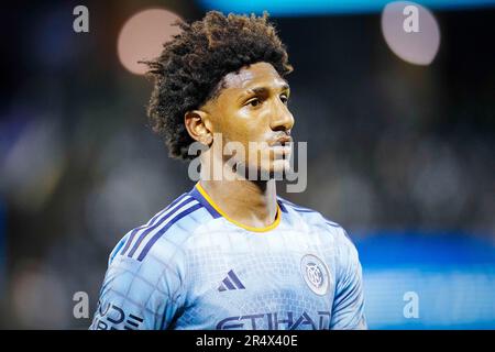 New York, New York, USA. 27. Mai 2023. Der New York City FC Forward Talles Magno (43) verlässt das Feld nach einem MLS-Spiel zwischen der Philadelphia Union und dem New York City FC auf dem Citi Field in New York, NY. Rusty Jones/Cal Sport Media/Alamy Live News Stockfoto