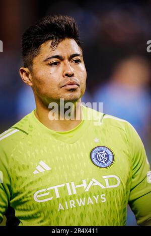 New York, New York, USA. 27. Mai 2023. Der Torwart des New York City FC Luis Barraza (1) verlässt das Feld nach einem MLS-Spiel zwischen der Philadelphia Union und dem New York City FC auf dem Citi Field in New York, NY. Rusty Jones/Cal Sport Media/Alamy Live News Stockfoto