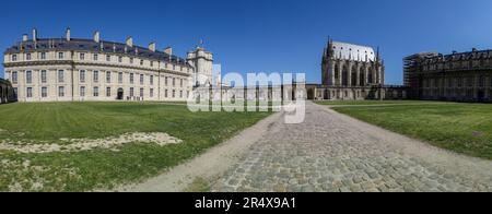 Das historisch wichtige und architektonisch beeindruckende Château von Vincennes in herrlicher Frühsommersonne, Paris, Frankreich Stockfoto