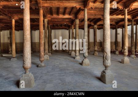 Das Innere der Juma-Moschee in Ichon Qala, ein UNESCO-Weltkulturerbe; Khiva, Usbekistan Stockfoto