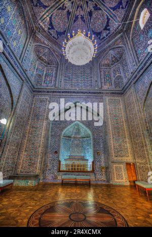 Grab von Mohammad Rahim Khan, Inneres, Pakhlavon Mahmud Mausoleum, Itchan Kala in Khiva, Usbekistan; Khiva, Usbekistan Stockfoto