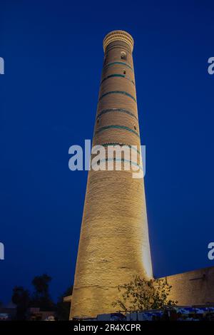 Juma Minaret in Itchan Kala, UNESCO-Weltkulturerbe in Khiva, Usbekistan; Khiva, Usbekistan Stockfoto