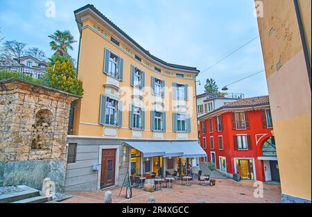 Die eleganten Oldtimer-Häuser an der Via Cattedrale und Via Borghetto in der Altstadt von Lugano, Schweiz Stockfoto