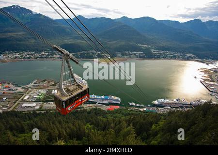 Mount Roberts Tramway über Juneau, Alaska, USA; Juneau, Alaska, Vereinigte Staaten von Amerika Stockfoto
