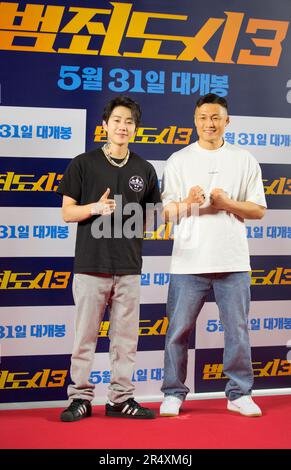 Jay Park und Jung Chan-Sung, 22. Mai 2023 : (L-R) der amerikanische Sänger Jay Park und der südkoreanische professionelle gemischte Kampfkünstler Jung Chan-Sung nehmen an einem Fotoanruf Teil, bevor eine VIP-Vorschau des südkoreanischen Films "The Roundup: No way out" in Seoul, Südkorea, stattfindet. „The Roundup: No way out“, der dritte Teil der Serie „The Outlaws“ wird am 31. Mai in den örtlichen Theatern zu sehen sein. Kredit: Lee Jae-Won/AFLO/Alamy Live News Stockfoto