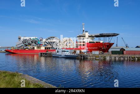 Der Apache II ist ein Rohrleitungsschiff im Eigentum von TechnipFMC. Hier in Leith, Schottland Stockfoto