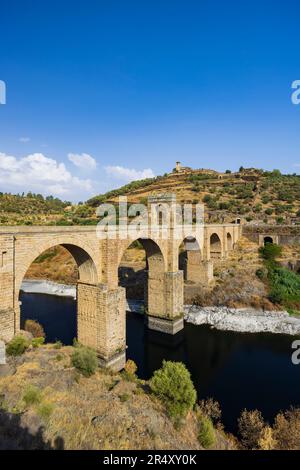 Alcantara-Brücke (Puente de Alcantara) Römische Brücke, Alcantara, Extremadura, Spanien Stockfoto