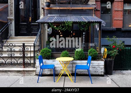 Mokyo 목요, 109 St Marks Pl., New York, NYC, Foto eines koreanischen Restaurants mit kleinen Gerichten im East Village von Manhattan. Stockfoto