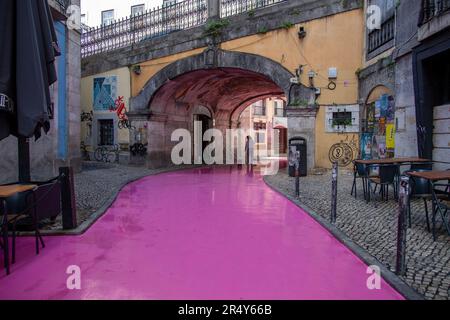 Pink Street, Lissabon, Portugal. Rua Nova do Carvalho Stockfoto