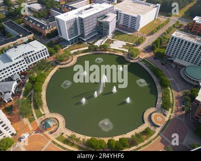 Newport News, Virginia, USA Stadtzentrum von oben. Stockfoto