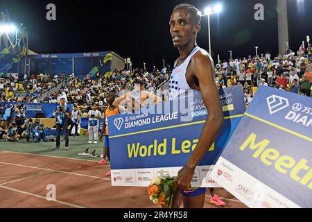 Lamecha Girma (ETH) posiert, nachdem er die 3.000 m in 7:16,18, während des Doha Diamond League Meetings am Freitag, den 5. Mai 2023, im Qatar Sports Club in Doha, Katar, gewonnen hat. (Jiro Mochizuki/Bild des Sports) Stockfoto