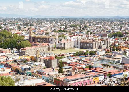 Cholula in Puebla, Mexiko, ist die Heimat der größten Pyramide der Welt, die noch weitgehend unausgegraben ist Stockfoto