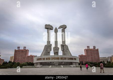 Denkmal der koreanischen Arbeiterpartei in Pjöngjang in Nordkorea Stockfoto