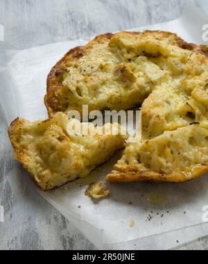 Blumenkohl und Käsefrittata Stockfoto