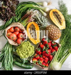 Verschiedene frische Früchte und Gemüse vom Markt Stockfoto