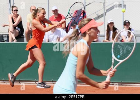 Paris, Frankreich. 31. Mai 2023. Der belgische Kimberley Zimmermann und die belgische Maryna Zanevska wurden während eines Tennisspiels zwischen dem belgischen Paar Zanevska-Zimmermann und dem französischen Paar Andrianjafitrimo-Ferro in der ersten Runde der Frauendoppelspiele beim Roland Garros French Open Tennis Turnier in Paris, Frankreich, am Mittwoch, den 31. Mai 2023, fotografiert. BELGA FOTO BENOIT DOPPAGNE Kredit: Belga News Agency/Alamy Live News Stockfoto