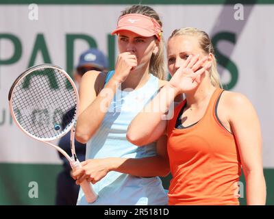 Paris, Frankreich. 31. Mai 2023. Belgische Maryna Zanevska und belgischer Kimberley Zimmermann, die während eines Tennisspiels zwischen dem belgischen Paar Zanevska-Zimmermann und dem französischen Paar Andrianjafitrimo-Ferro in der ersten Runde der Frauendoppelspiele beim Tennisturnier Roland Garros French Open in Paris, Frankreich, am Mittwoch, den 31. Mai 2023, fotografiert wurden. BELGA FOTO BENOIT DOPPAGNE Kredit: Belga News Agency/Alamy Live News Stockfoto